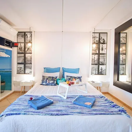 - Center, Walk To The Beach, Old Town, Oura Strip, Location *