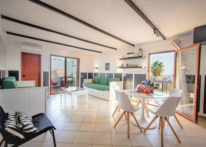 - Center, Walk To The Beach, Old Town, Oura Strip, Location Apartment Albufeira