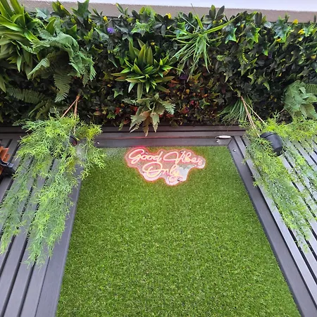 - Center, Walk To The Beach, Old Town, Oura Strip, Location * البوفيرا