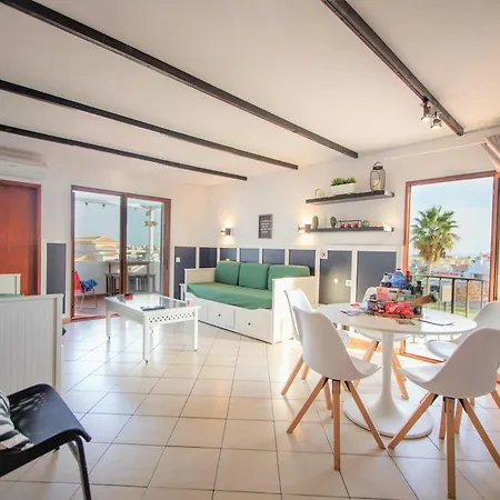 - Center, Walk To The Beach, Old Town, Oura Strip, Location شقة البوفيرا