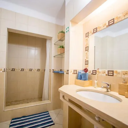 شقة - Center, Walk To The Beach, Old Town, Oura Strip, Location