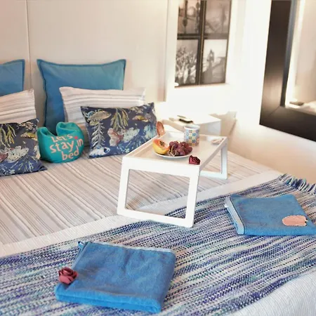 - Center, Walk To The Beach, Old Town, Oura Strip, Location *