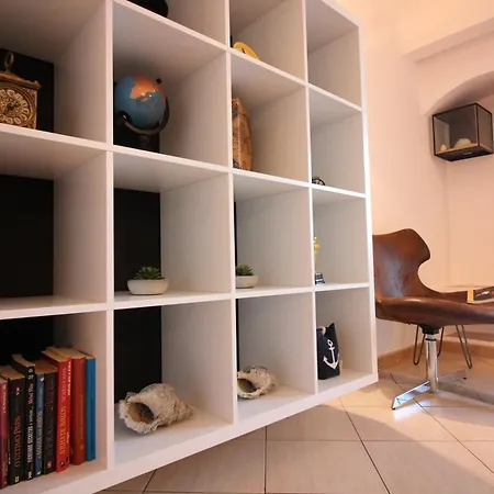 - Center, Walk To The Beach, Old Town, Oura Strip, Location